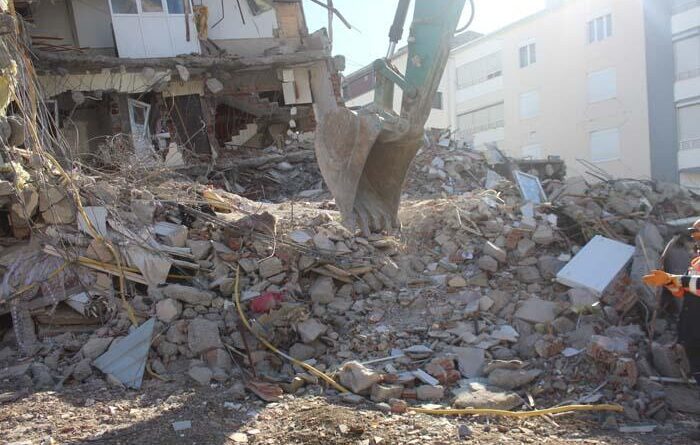 baykar'dan-deprem-bolgesine-655-milyon-liralik-yardim