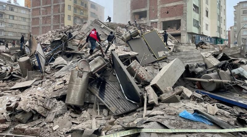 deprem-sonrasi-hasar-tespit-calismasi:-56-bin-80-bina-yikik-ve-agir-hasarli